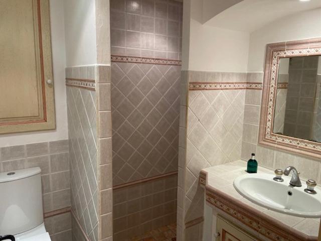 Domaine Des Tuilières Avec Jacuzzi Appartement