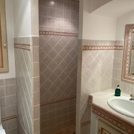 Domaine Des Tuilieres Avec Jacuzzi Apartamento Vallauris Exterior foto